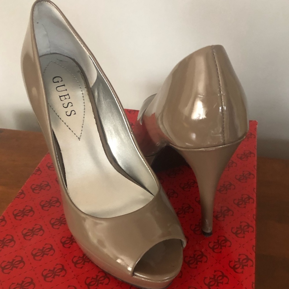Woman’s Guess shoes